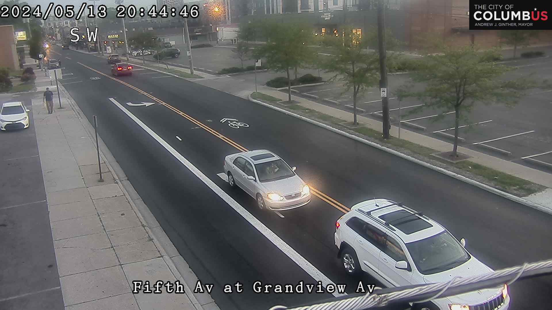 Traffic Cam Fifth Ave at Grandview Ave