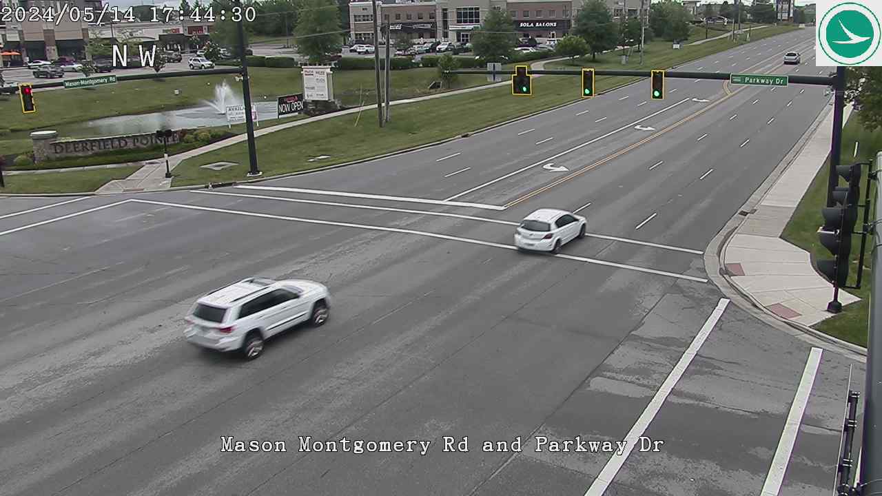 Traffic Cam Mason Montgomery Rd & Parkway Dr