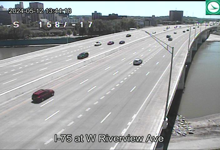 Traffic Cam I-75 at W Riverview Ave